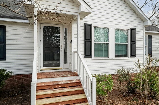 Foto del edificio - Great Corner Lot Home in Downtown Clayton