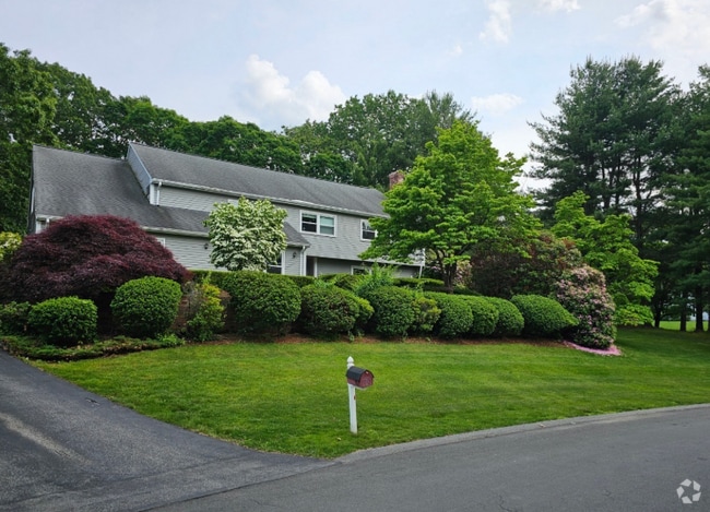 Building Photo - 162 E Emerson Rd