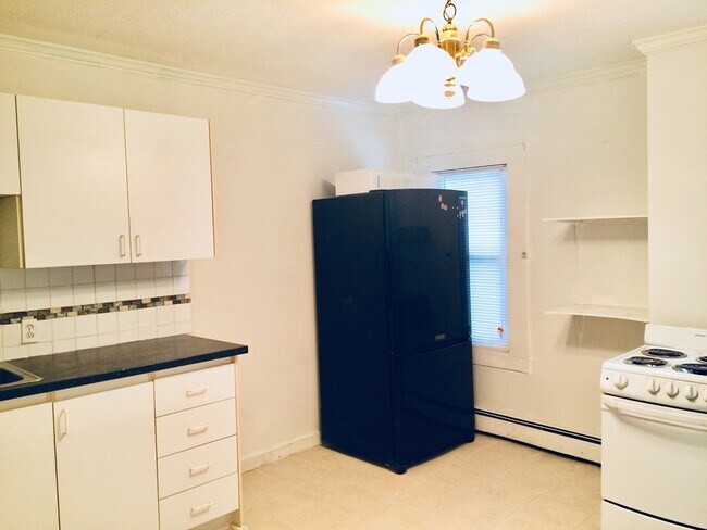 Building Photo - 8 Grant St