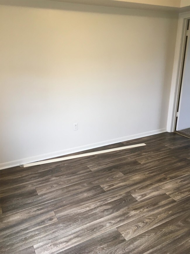 Building Photo - 6500 Carefree Ln