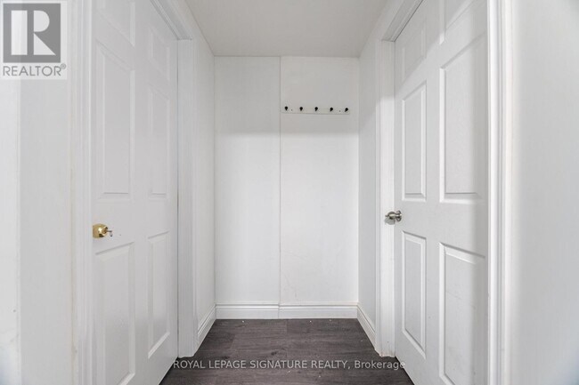 Building Photo - 406 Tamarack Dr