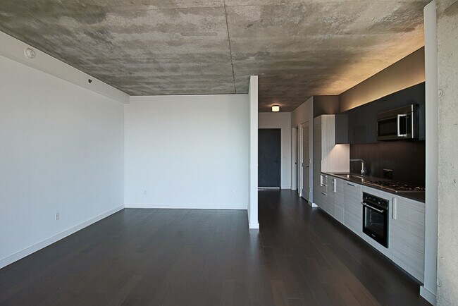 Building Photo - 1167 Howe N St
