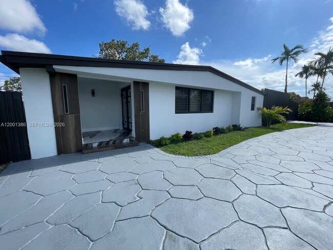 Foto del edificio - 10460 SW 26th Terrace