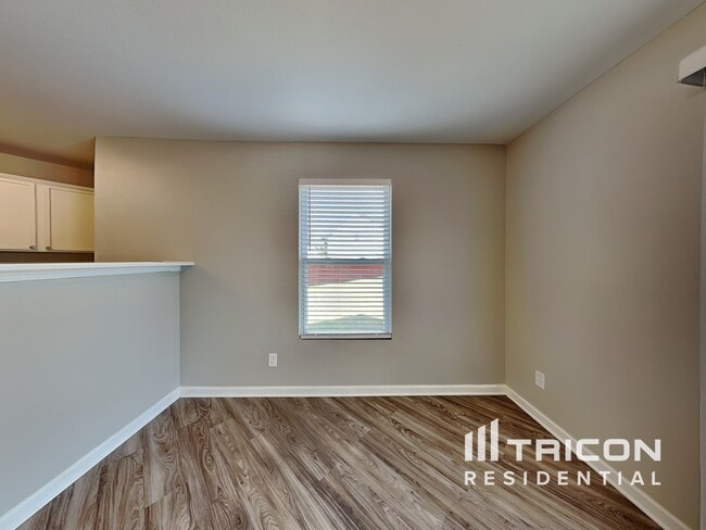 Building Photo - 122 Kingsgate Ct