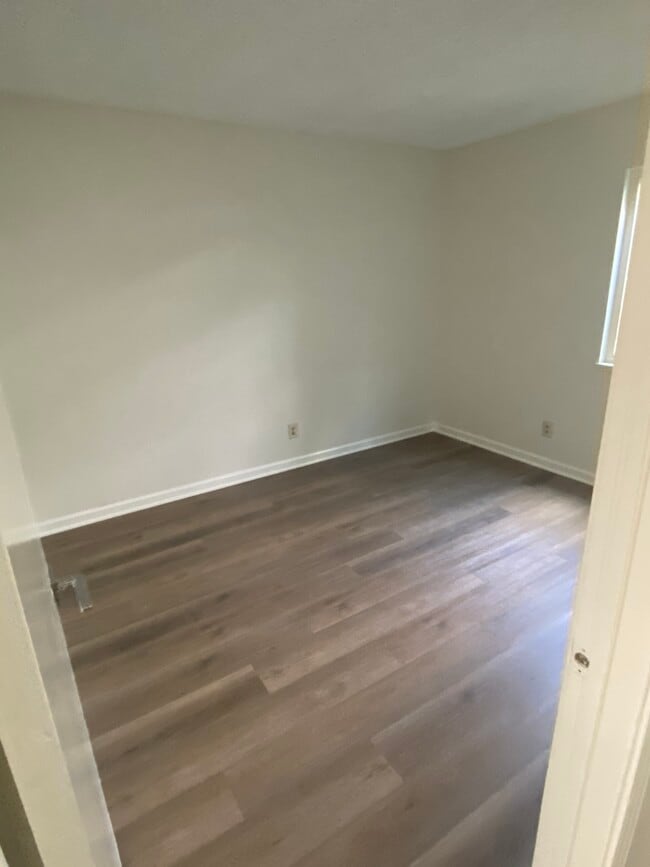 Building Photo - 43346 Echard Ave