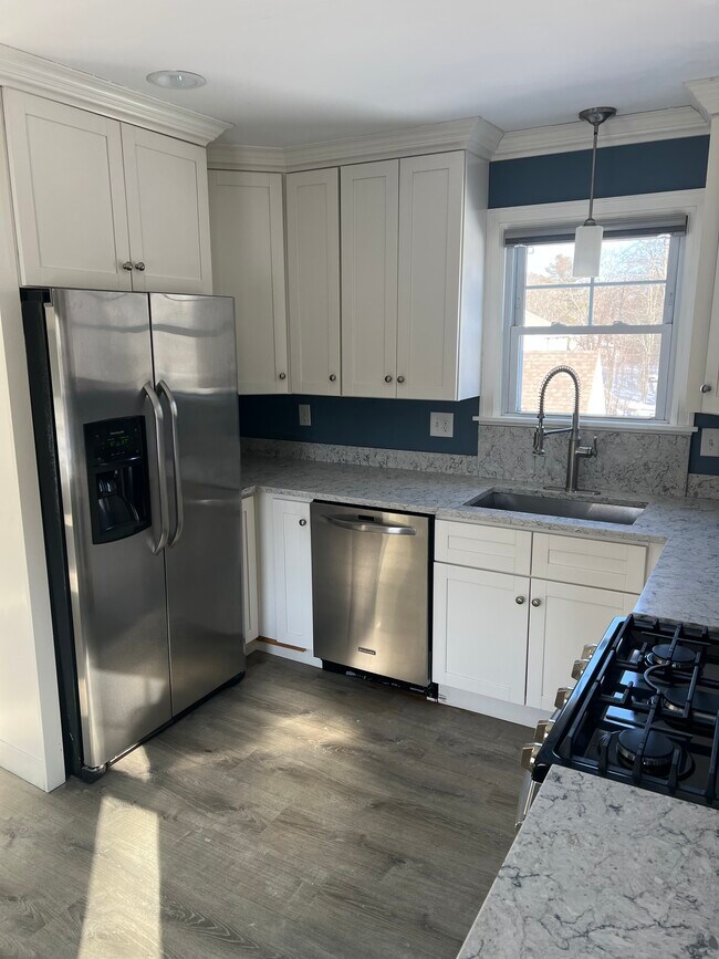 Foto del edificio - 116 Maple Ave