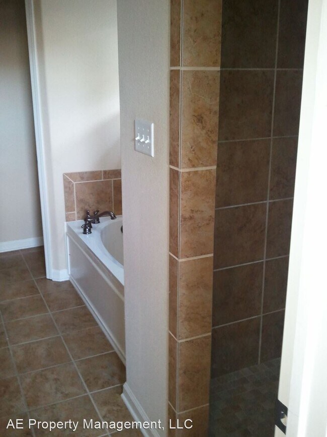 Foto del edificio - 4 br, 2.5 bath House - 71 Darlington Drive