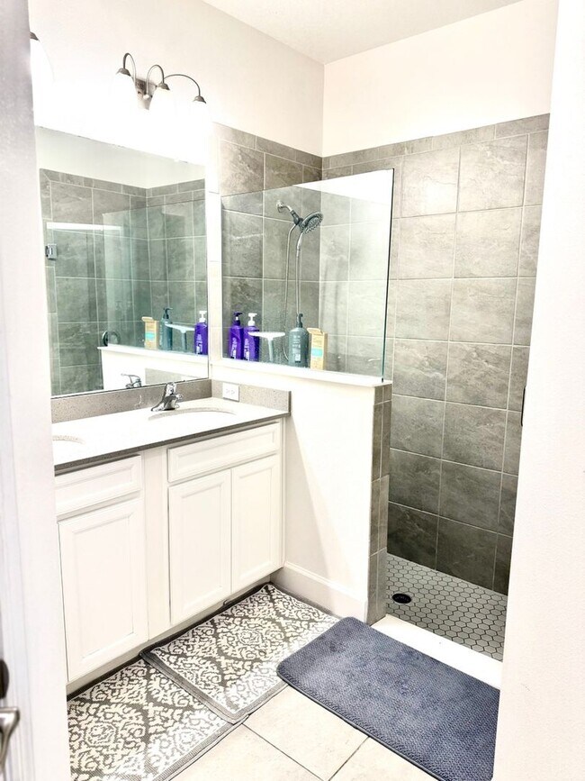 Foto del edificio - 5613 Del Coronado Dr