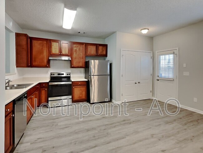 Foto del edificio - 8640 Thomas Ln