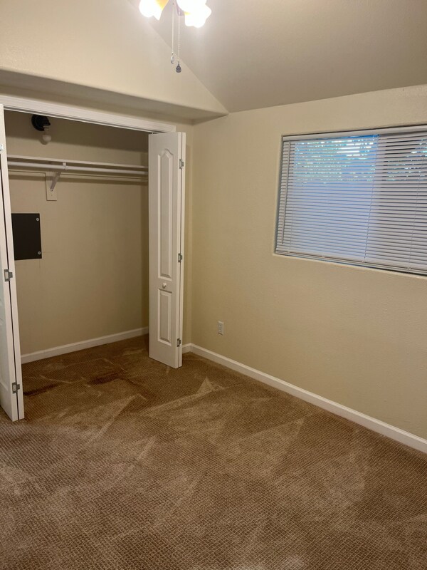 Foto del edificio - 2128 N Douty St