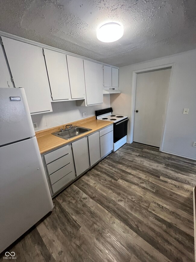 Foto del edificio - 2000 Indianapolis Rd