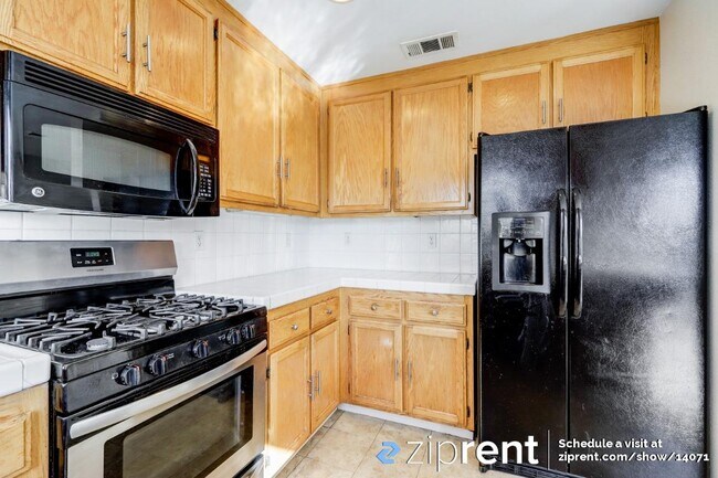 Building Photo - 3121 Stone Cliff Ct