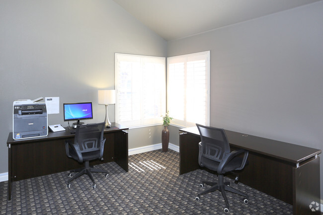 Business Center - Sonterra Apartments