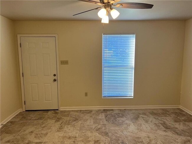 Building Photo - 316 Plantation Dr