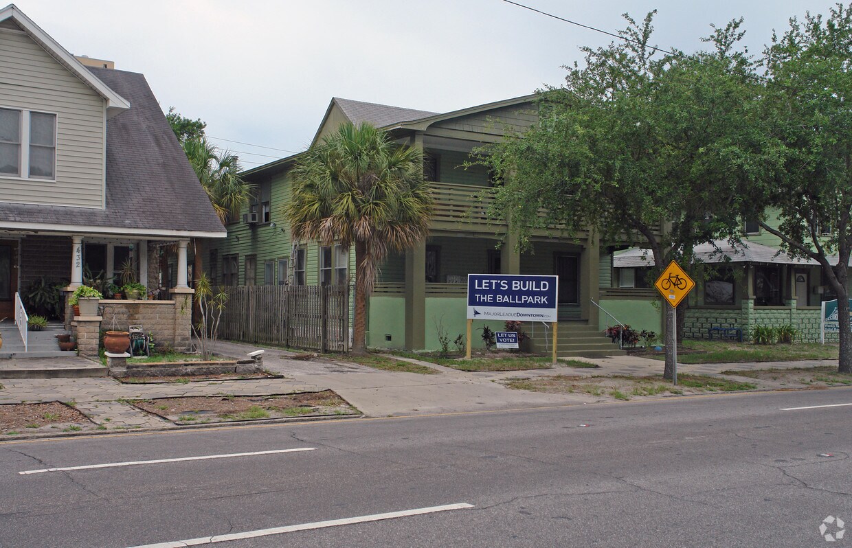 Foto principal - 442 5th Ave N