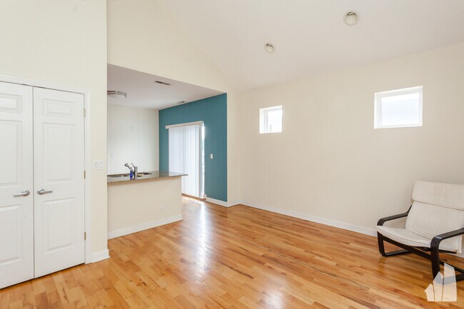 Foto del edificio - 1447 N Campbell Ave