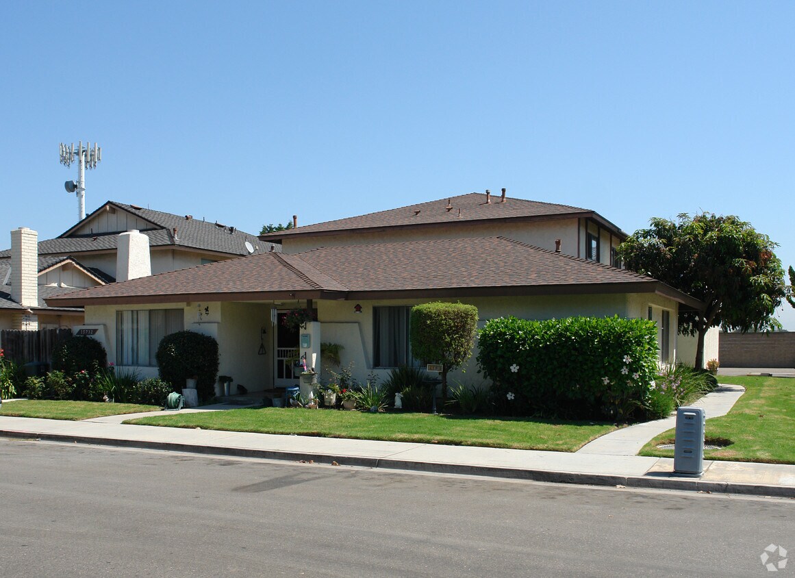 Primary Photo - 15732 Taft Ln