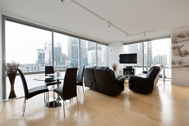 Foto del edificio - 8 E Randolph