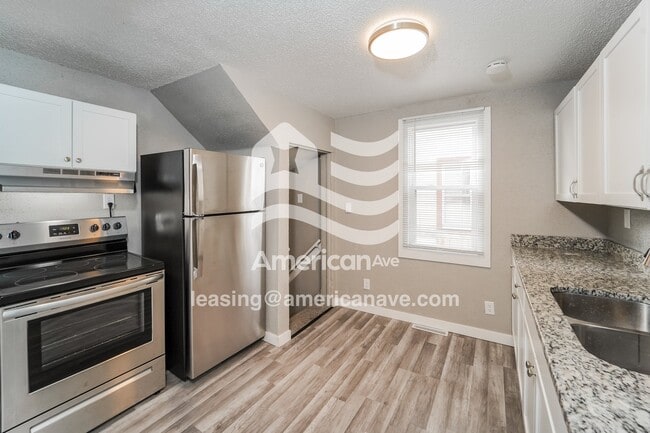 Building Photo - 1836 Superior St