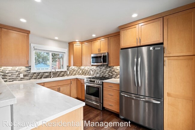 Building Photo - 3 br, 2 bath House - 261 CASTLETON WAY