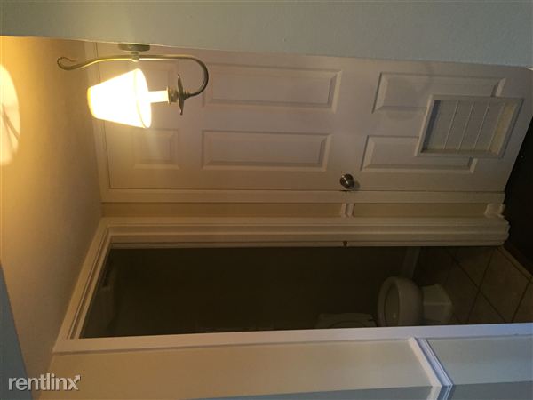 Fotografía del edificio - 995 June Rd