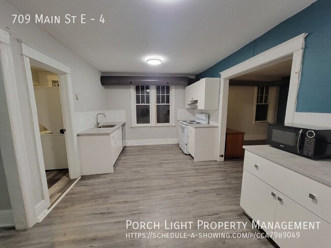 Photo du bâtiment - Spacious Two Bedroom Huge Kitchen Private ...