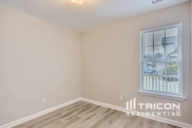 Building Photo - 928 Pin Oak Dr