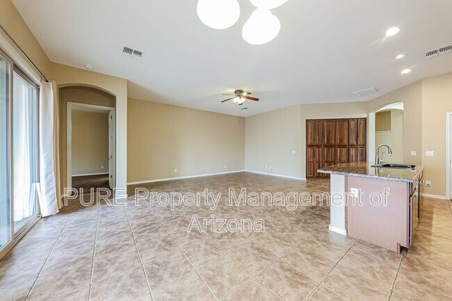 Foto del edificio - 36014 N 33rd Ave