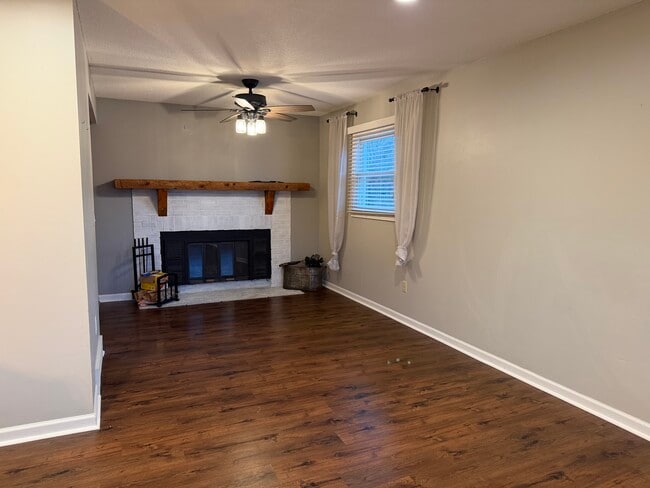 Sala de estar 2 - 3309 Winston Dr