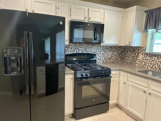 Foto del edificio - 2607 Old Oak Ln