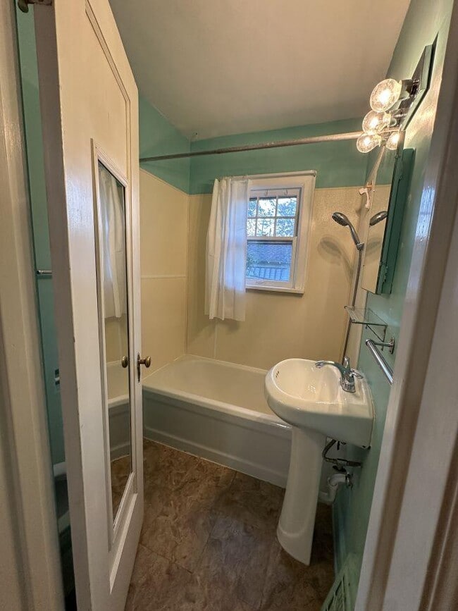 Building Photo - 2 bedroom in Billings MT 59101