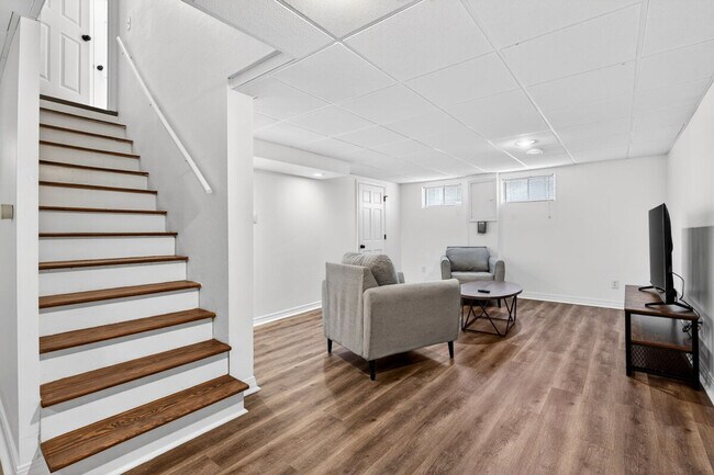 Foto del edificio - 646 Fox Plains Dr