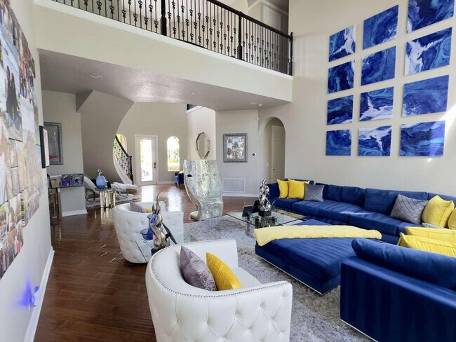 Foto del edificio - 8816 Club Estates Way