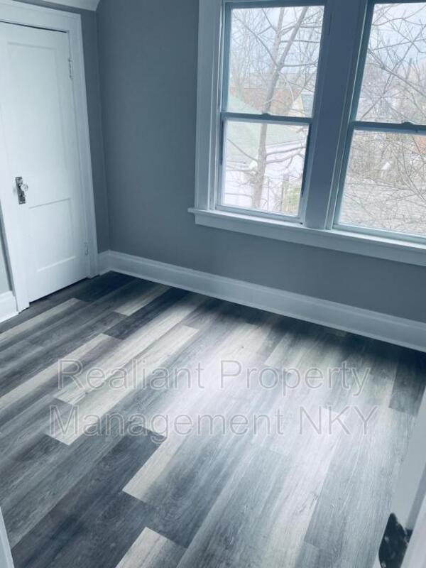 Foto del edificio - 306 E 45th St