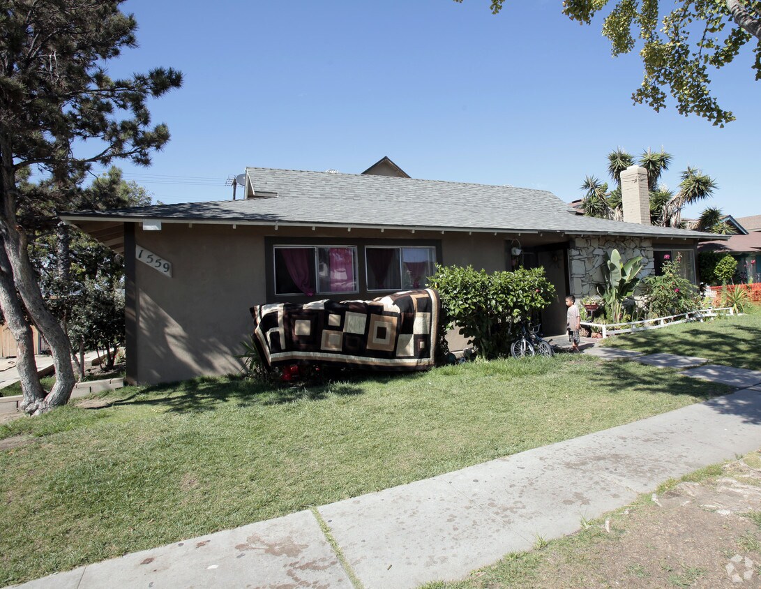 Primary Photo - 1559 E Benmore Ln