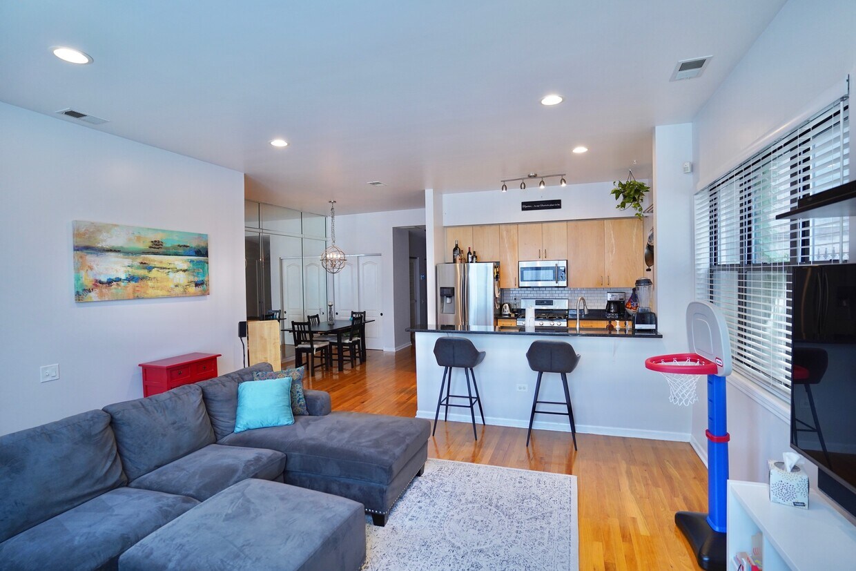 6516 S Woodlawn Ave Unit 1N, Chicago, IL 60637 Condo for Rent in