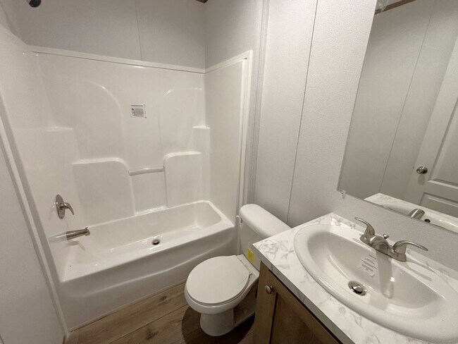 Building Photo - 3110 Victory Dr