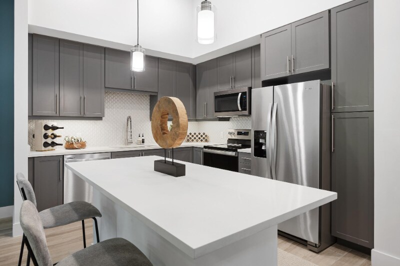 Foto principal - 8400 NW 102nd Ave
