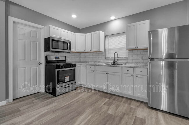 Building Photo - 1246 West Ave