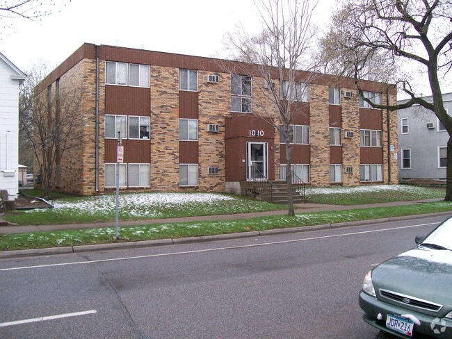 Building Photo - 1010 Essex St SE