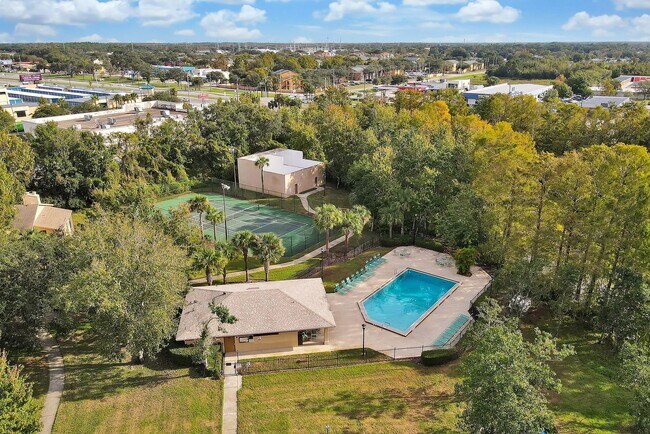 Foto del edificio - Beautiful 2/2 Condo close to the Orlando International Airport. 1st floor.