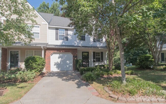Building Photo - 8795 Robinson Forest Dr