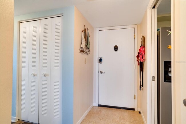 Building Photo - 420 64th Ave