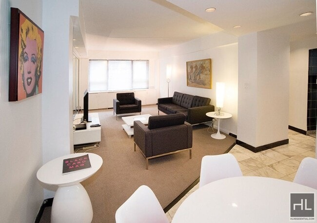 Building Photo - 210 E 47th St