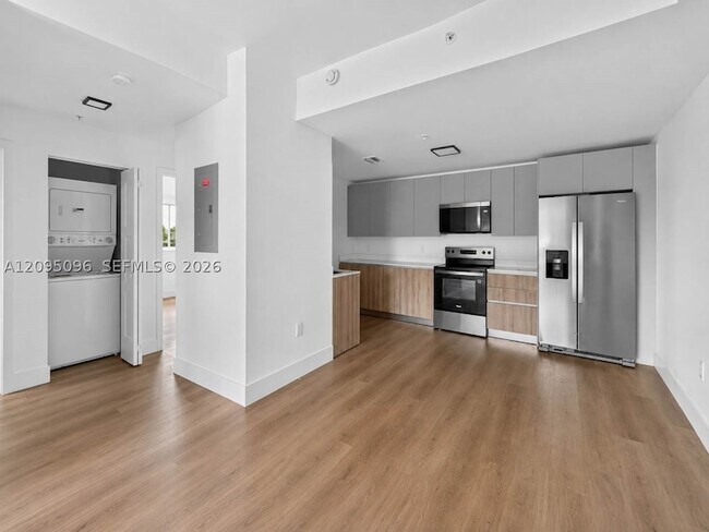 Foto del edificio - 3728 NW 19th Ave