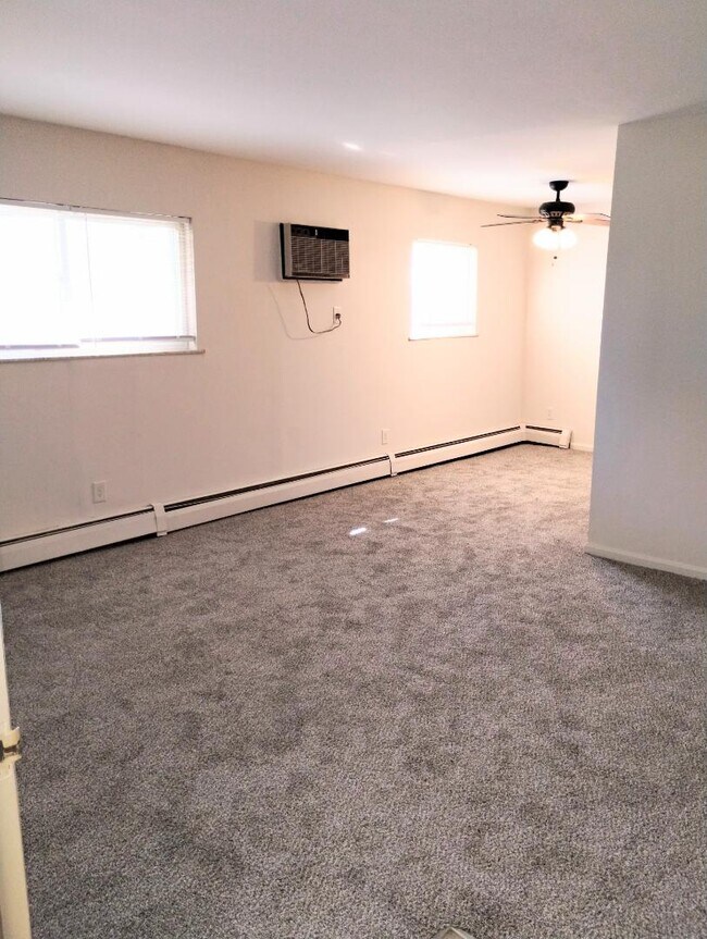 Foto del edificio - 3932-3936 Banks Rd - 3940-1