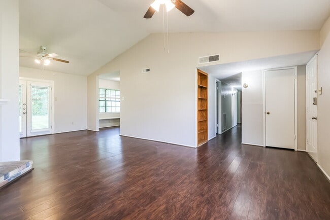 Building Photo - 2674 Lark Ln