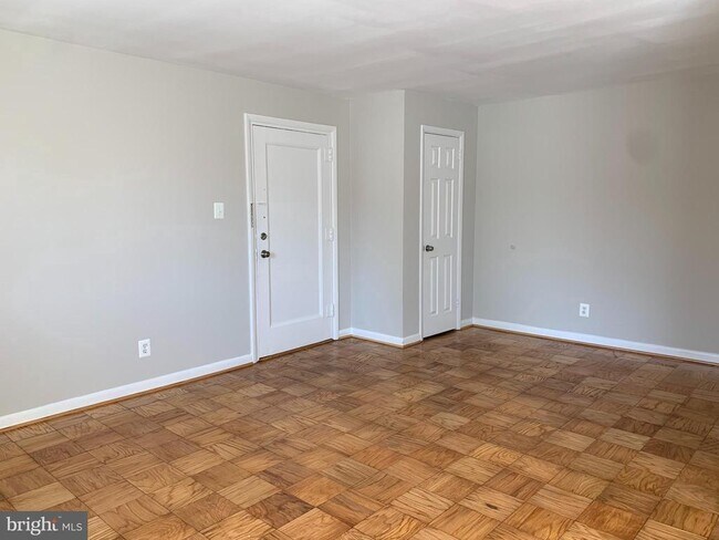 Foto del edificio - 2061 N Woodstock St