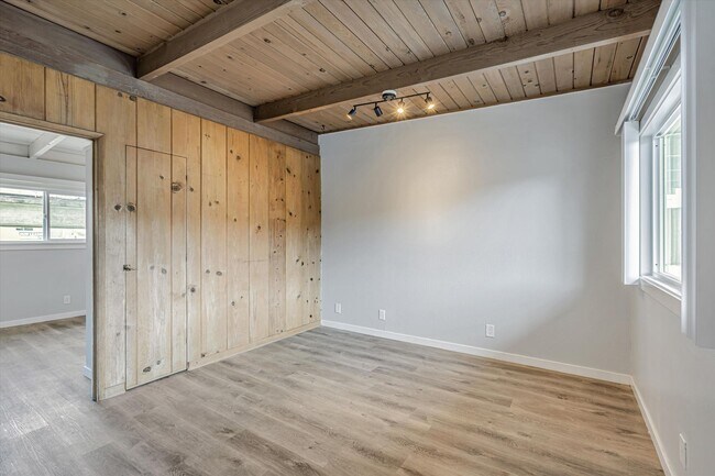 Foto del edificio - Beautifully Renovated 2BD/1BA Ground Floor Unit in Prime El Cerrito Location