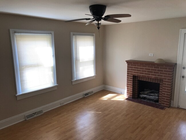 Foto del edificio - 902 Bringle Ferry Rd